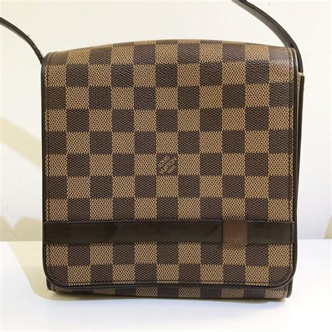 louis vuitton square one.